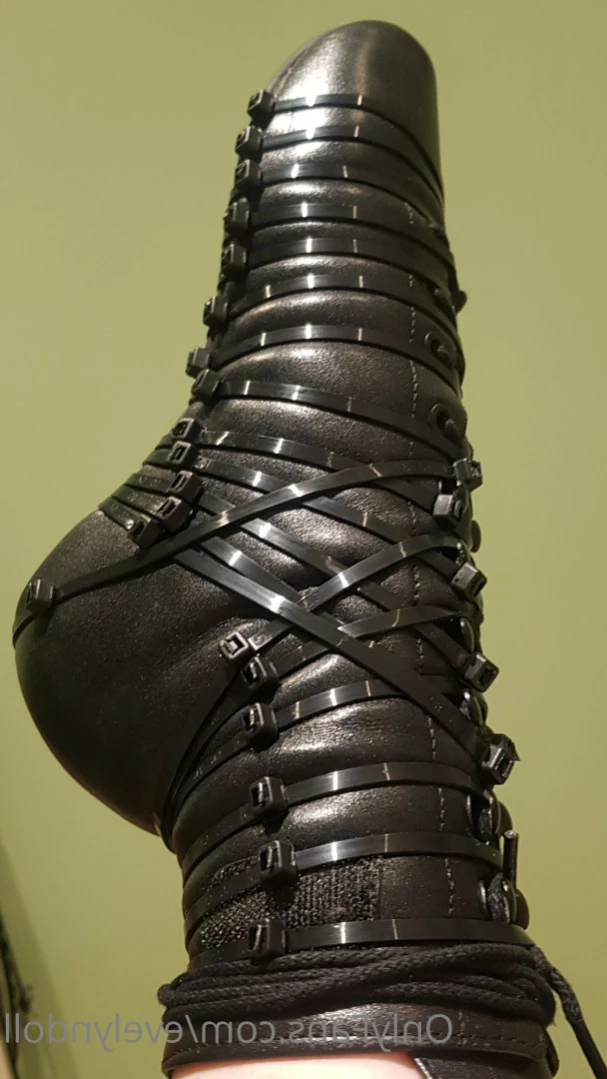 Evelyn Rubberdoll [ evelyndoll ] Onlyfans leaked photo 14411676 on Hotleaks.tv