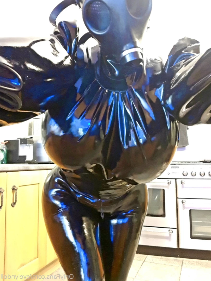 Evelyn Rubberdoll [ evelyndoll ] Onlyfans leaked photo 15261509 on Hotleaks.tv