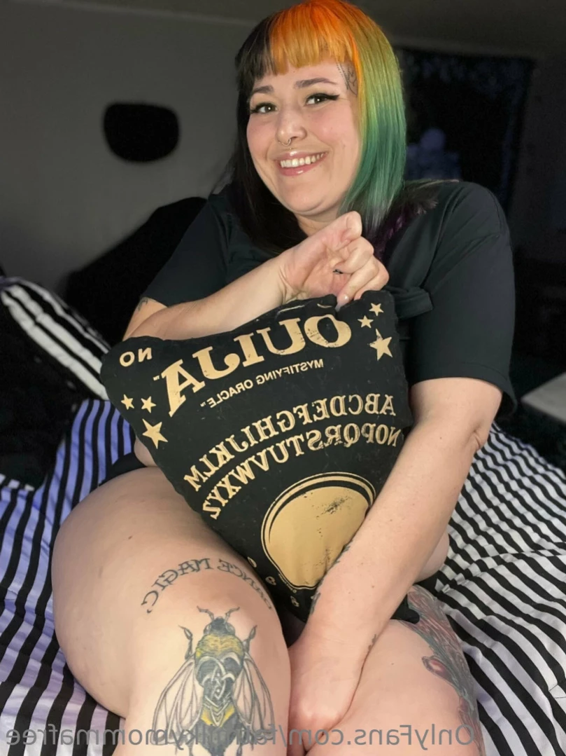 🦇 Little Missy May  🦇 ✨ BBW ✨ [ fatmilkymommafree ] Onlyfans leaked photo 10853759 on Hotleaks.tv