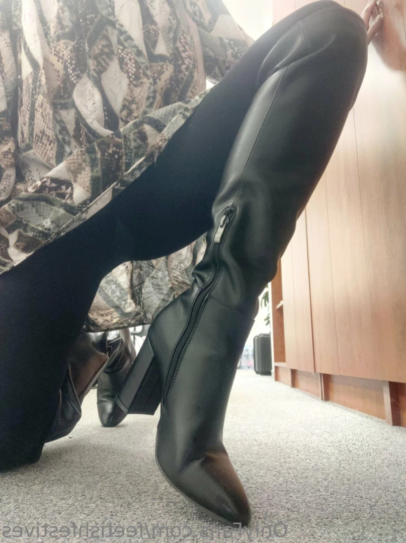 feetishfestives Onlyfans leaked photo 11574574 on Hotleaks.tv