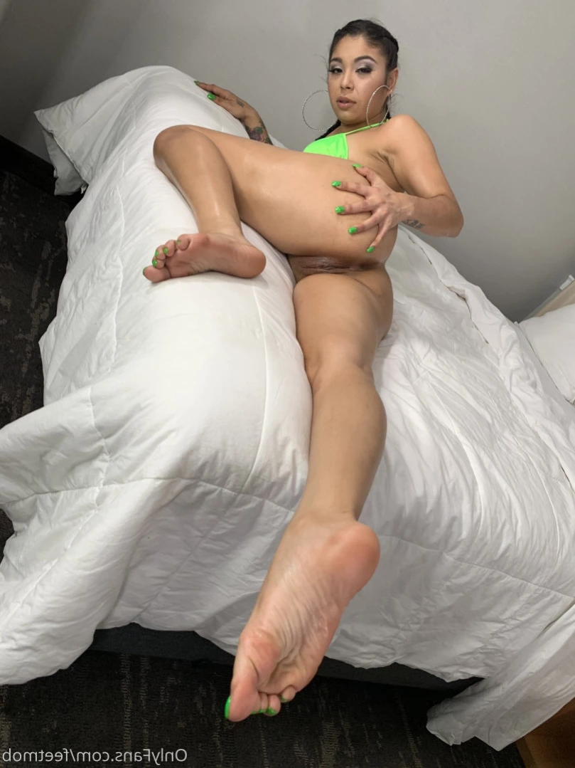 Ass &amp; Feet [ feetmob ] Onlyfans leaked photo 12744815 on Hotleaks.tv