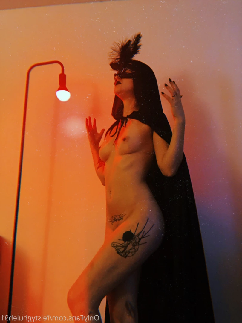 Jeune Fille Vulgaire [ feistyghuleh91 ] Onlyfans leaked photo 12281566 on Hotleaks.tv