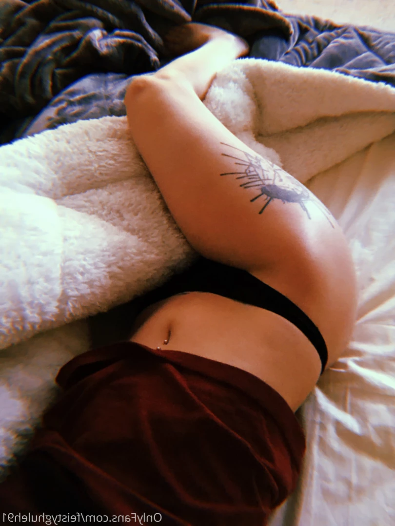Jeune Fille Vulgaire [ feistyghuleh91 ] Onlyfans leaked photo 12293214 on Hotleaks.tv