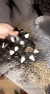 15712917