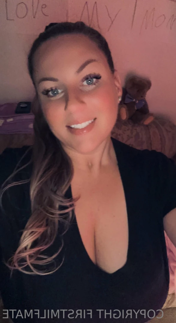 First Milf Mate [ firstmilfmate ] Onlyfans leaked photo 14266810 on Hotleaks.tv