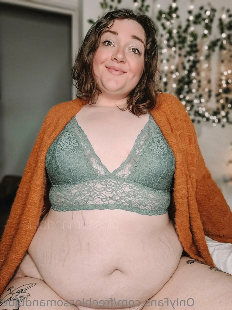 freeblossomandblue [ backupblossomandblue ] Onlyfans leaked photo 15254514 on Hotleaks.tv