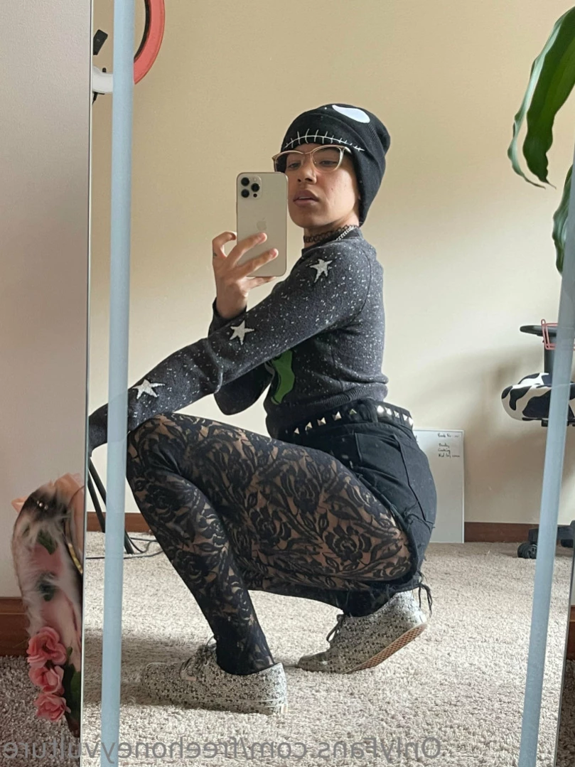 freehoneyvulture Onlyfans leaked photo 15462591 on Hotleaks.tv