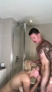 18453446