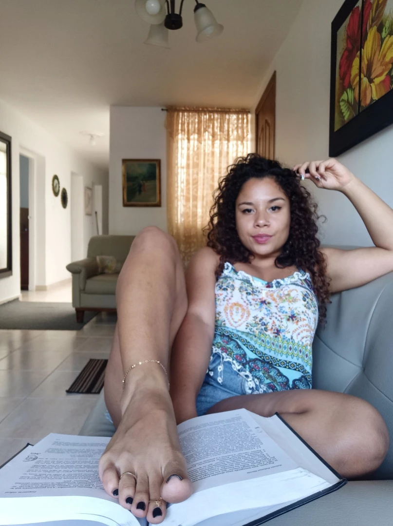 𝑮𝒊𝒂 𝑺𝒂𝒖𝒗𝒂𝒈𝒆 FETISH QUEEN⛓🦶🏼🍒 [ gia_sauvage ] Onlyfans leaked photo 11610358 on Hotleaks.tv