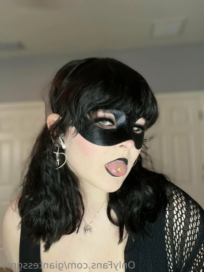 Lady Grey [ giantessgrey ] Onlyfans leaked photo 10938249 on Hotleaks.tv