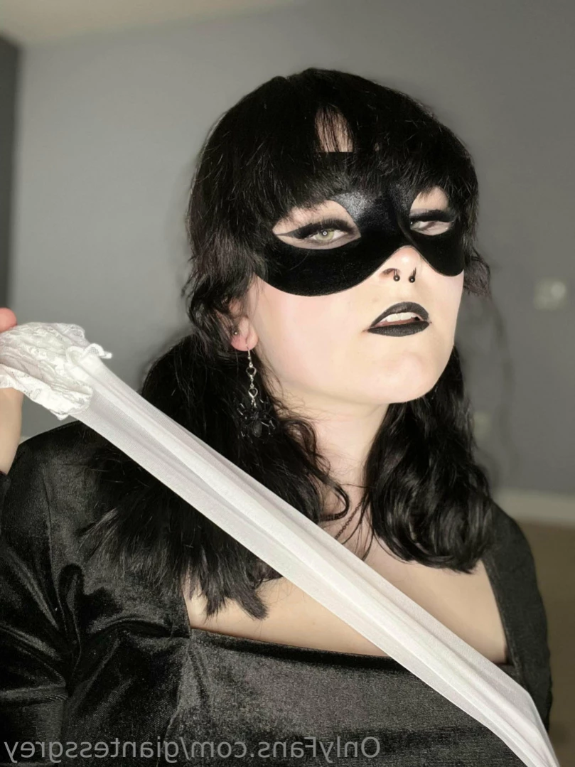 Lady Grey [ giantessgrey ] Onlyfans leaked photo 11024428 on Hotleaks.tv