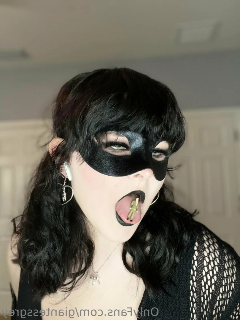 Lady Grey [ giantessgrey ] Onlyfans leaked photo 11609063 on Hotleaks.tv