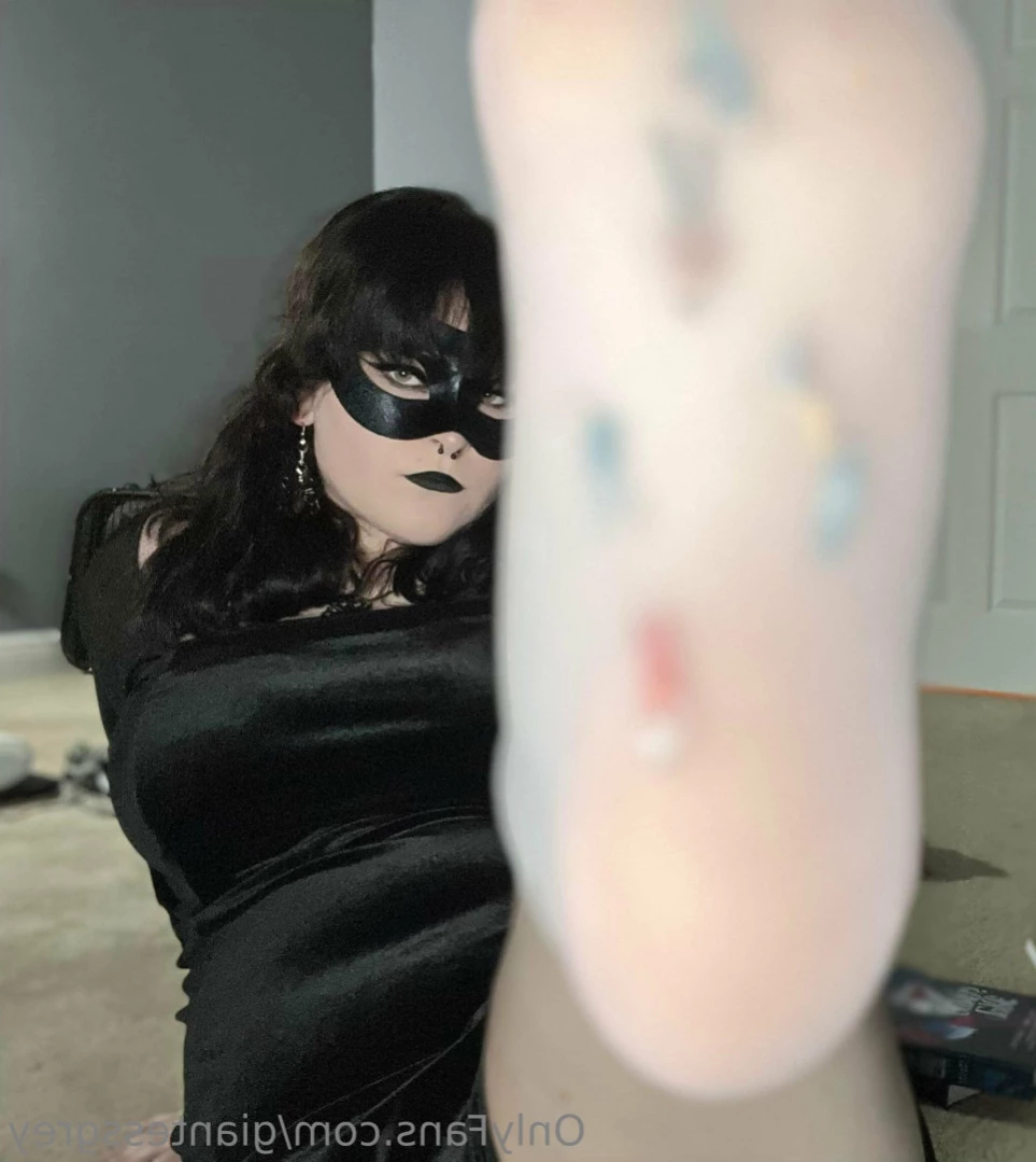 Lady Grey [ giantessgrey ] Onlyfans leaked photo 11609108 on Hotleaks.tv
