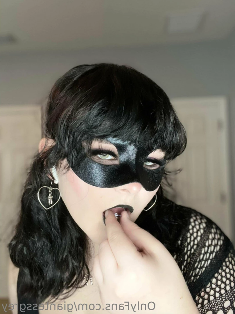 Lady Grey [ giantessgrey ] Onlyfans leaked photo 11609189 on Hotleaks.tv