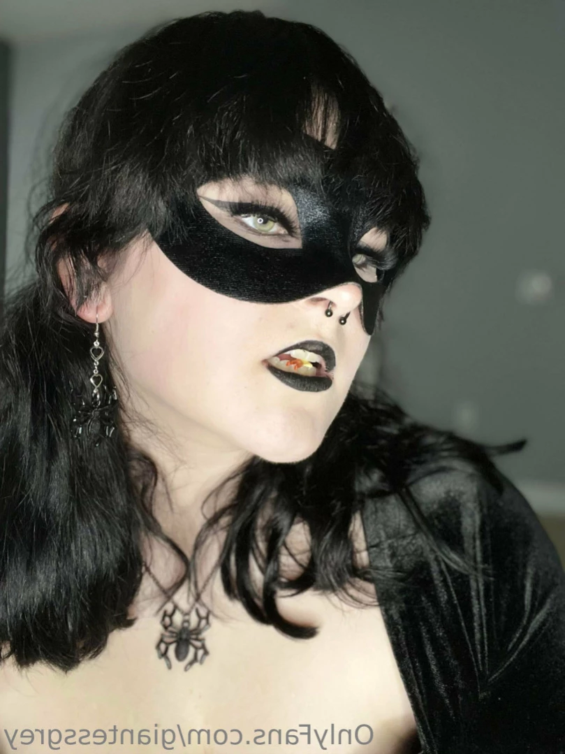 Lady Grey [ giantessgrey ] Onlyfans leaked photo 12541118 on Hotleaks.tv