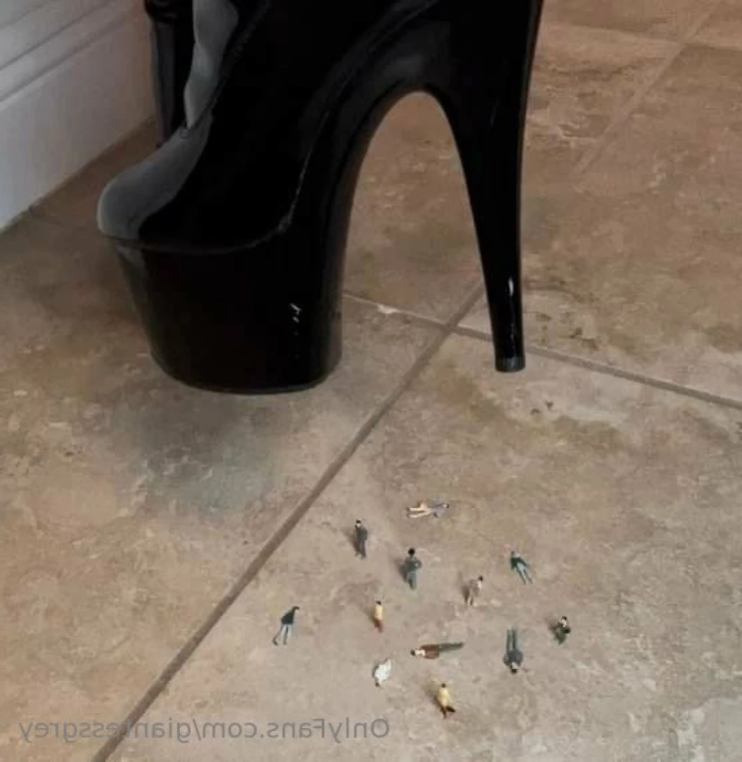 Lady Grey [ giantessgrey ] Onlyfans leaked photo 12584478 on Hotleaks.tv