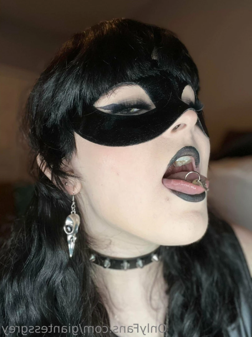 Lady Grey [ giantessgrey ] Onlyfans leaked photo 14299053 on Hotleaks.tv