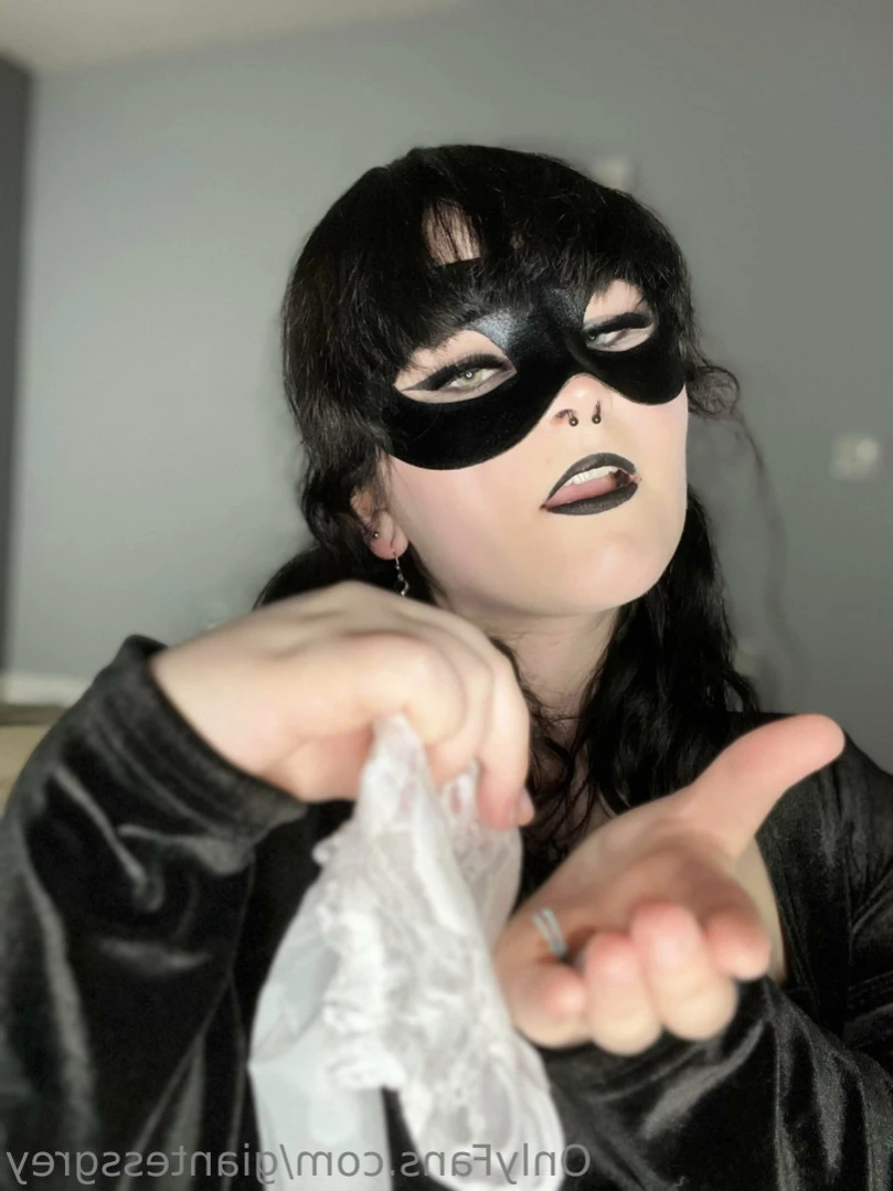 Lady Grey [ giantessgrey ] Onlyfans leaked photo 15256113 on Hotleaks.tv