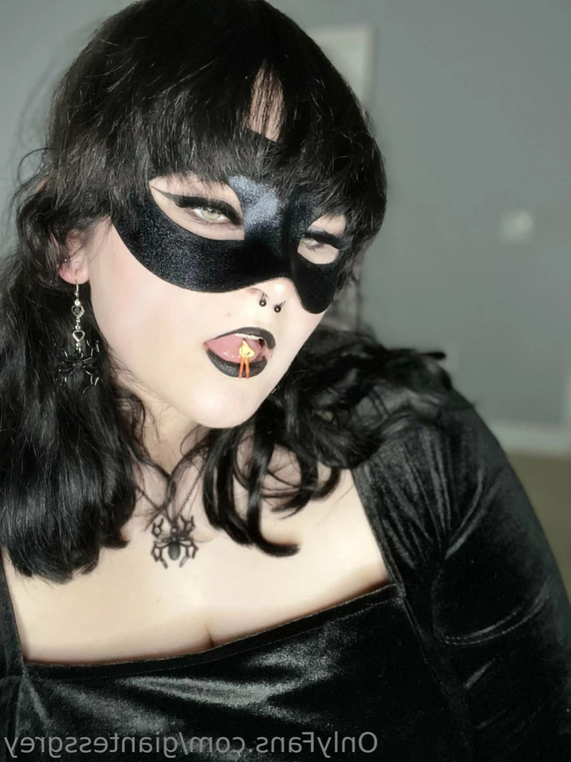 Lady Grey [ giantessgrey ] Onlyfans leaked photo 16217823 on Hotleaks.tv