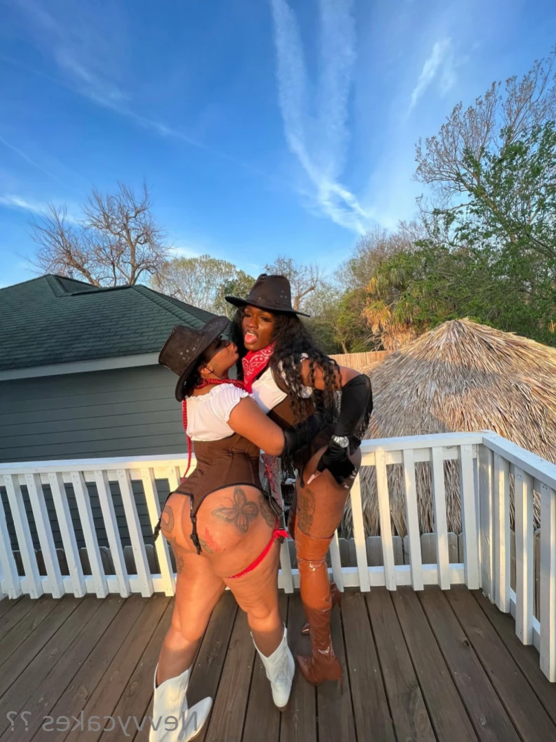 nevvycakes 🥵 sexting [ nevvycakes ] Onlyfans leaked photo 14690674 on Hotleaks.tv