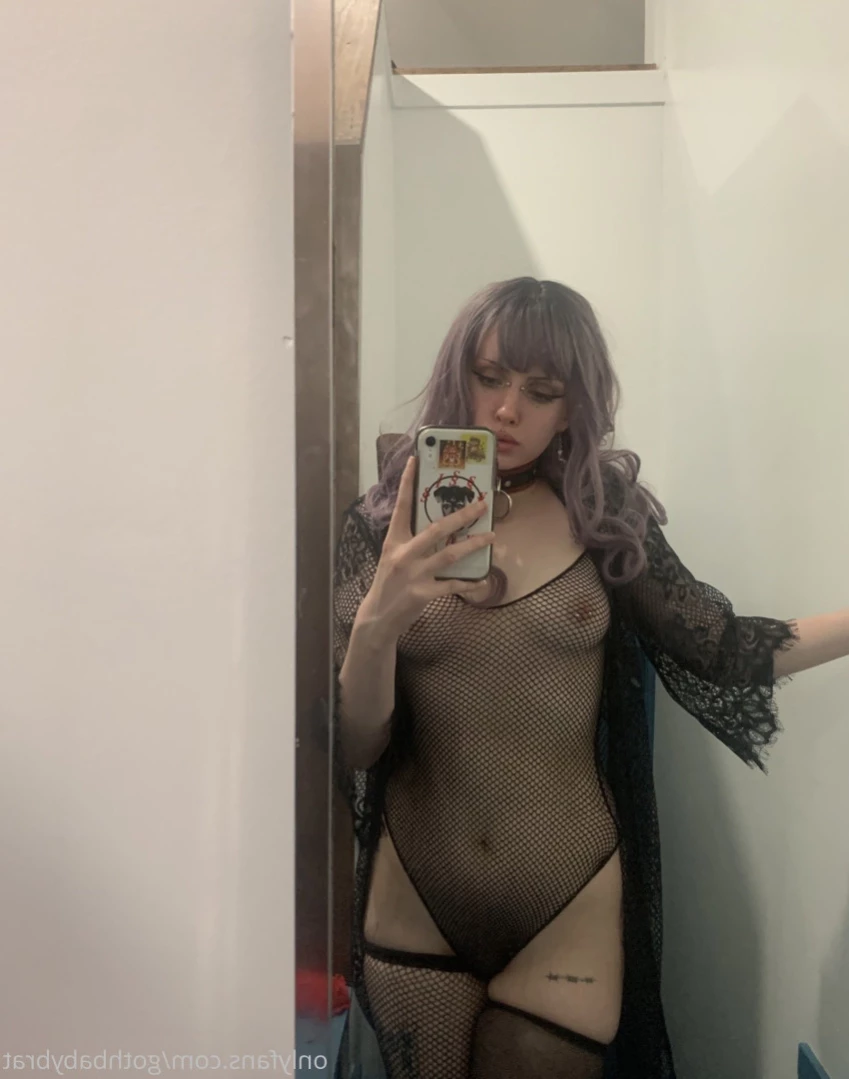 dahlia puppy [ gothbabybrat ] Onlyfans leaked photo 11027561 on Hotleaks.tv