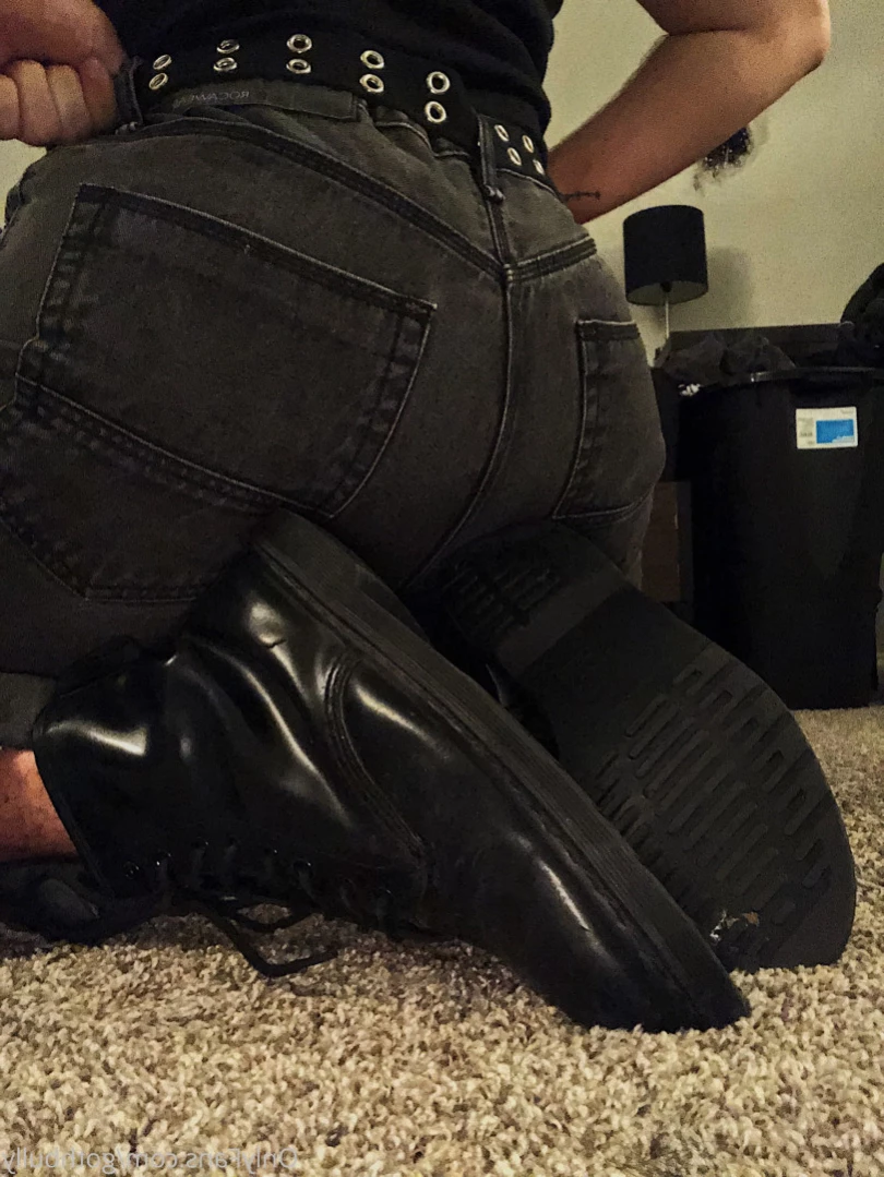 Goth Bully [ gothbully ] Onlyfans leaked photo 11520399 on Hotleaks.tv