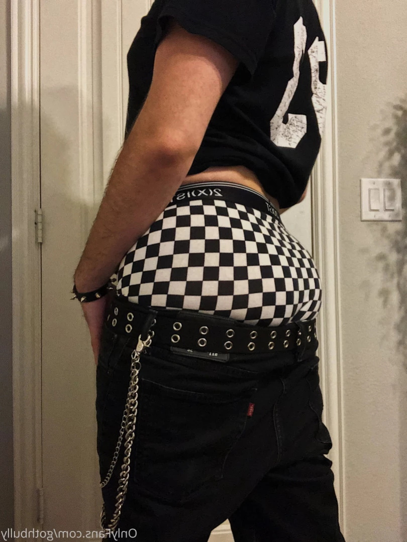 Goth Bully [ gothbully ] Onlyfans leaked photo 14087774 on Hotleaks.tv