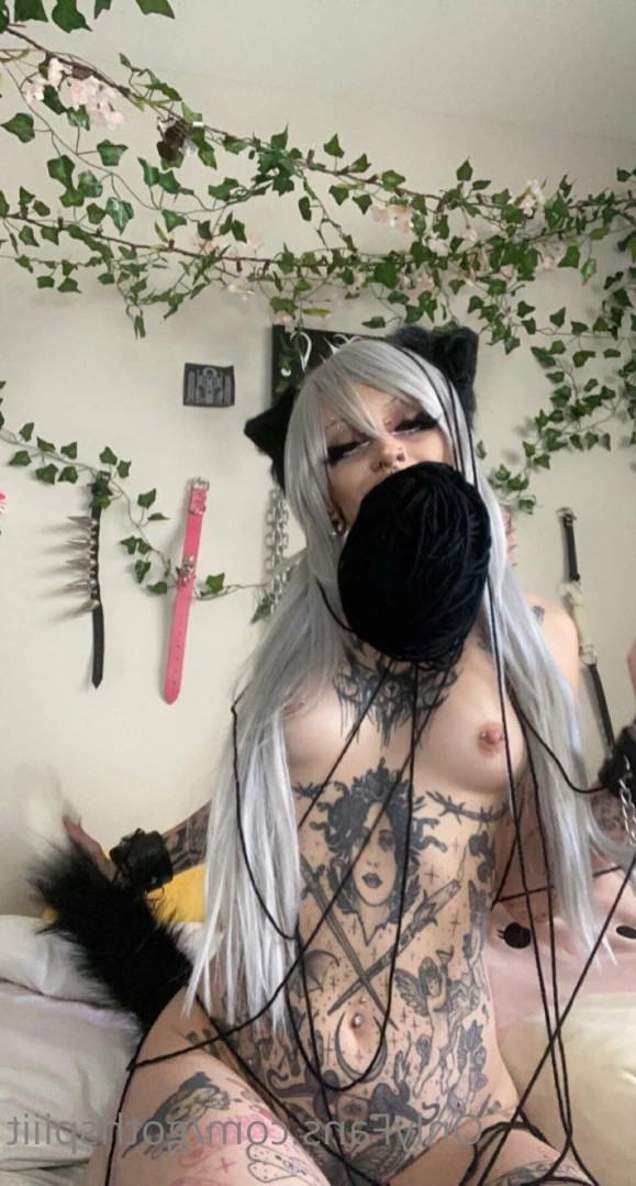 Goth Spit [ gothspiiit ] Onlyfans leaked photo 11519178 on Hotleaks.tv