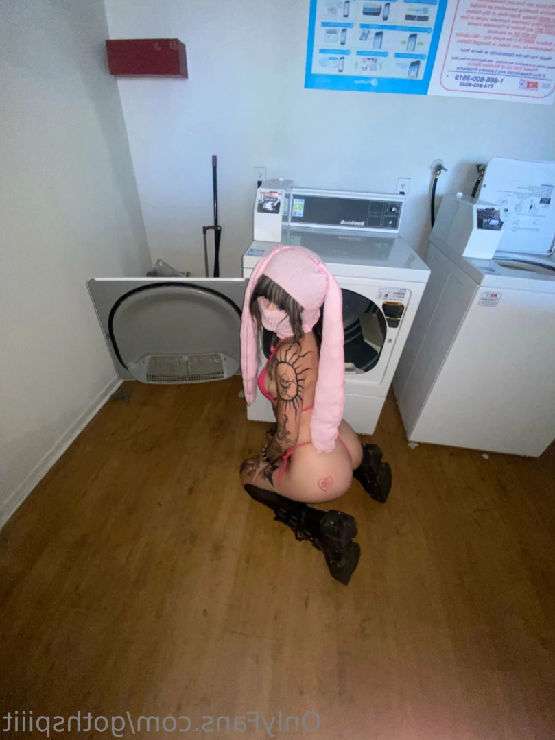 Goth Spit [ gothspiiit ] Onlyfans leaked photo 11661625 on Hotleaks.tv