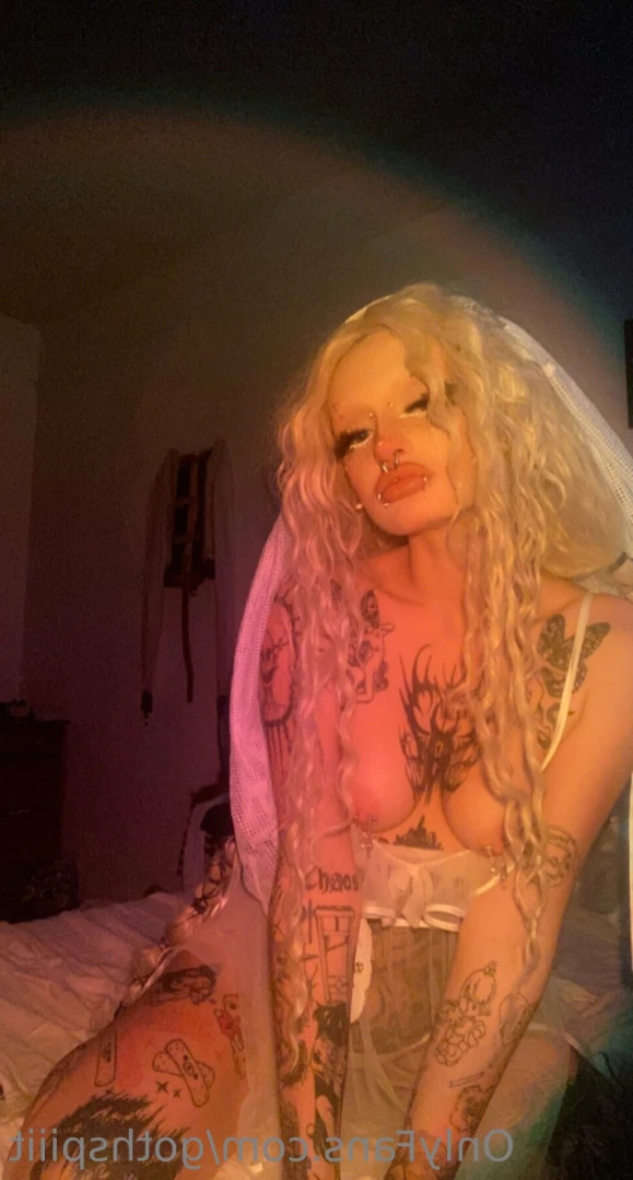 Goth Spit [ gothspiiit ] Onlyfans leaked photo 13609308 on Hotleaks.tv