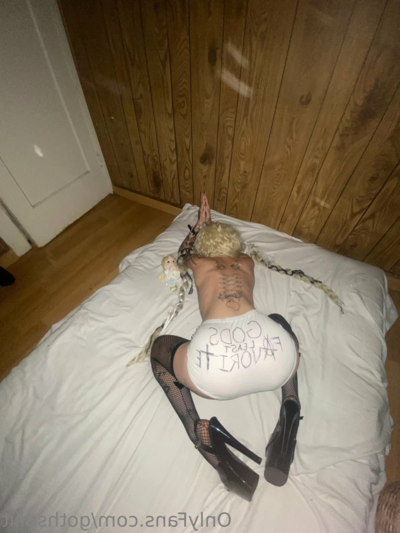 Goth Spit [ gothspiiit ] Onlyfans leaked photo 16216996 on Hotleaks.tv