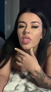 Niamh Velvet | QUEEN OF PIES 🥧 [ niamhvelvet ] Onlyfans leaked video 9502090 on Hotleaks.tv