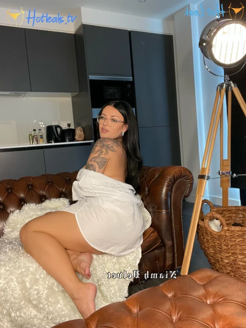 Niamh Velvet | QUEEN OF PIES 🥧 [ niamhvelvet ] Onlyfans leaked photo 12951086 on Hotleaks.tv