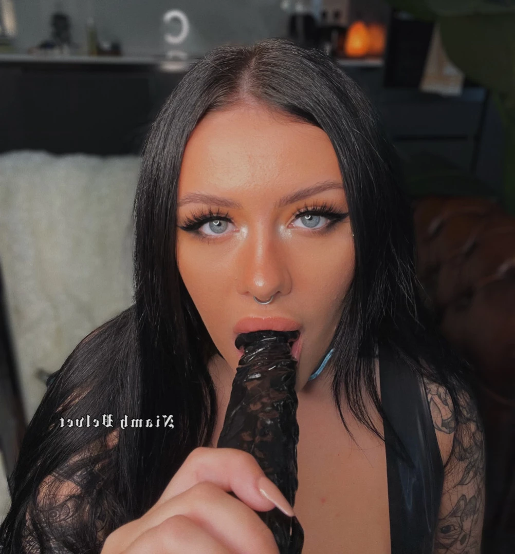 Niamh Velvet | QUEEN OF PIES 🥧 [ niamhvelvet ] Onlyfans leaked photo 14902379 on Hotleaks.tv