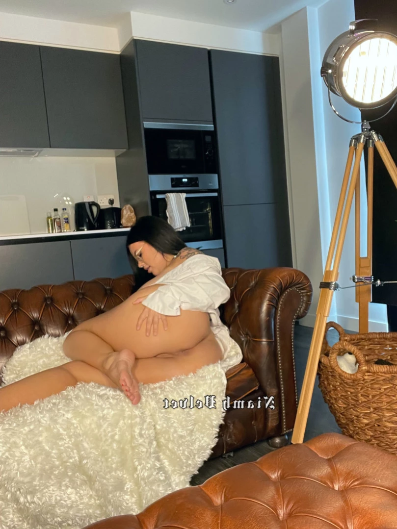 Niamh Velvet | QUEEN OF PIES 🥧 [ niamhvelvet ] Onlyfans leaked photo 16508017 on Hotleaks.tv