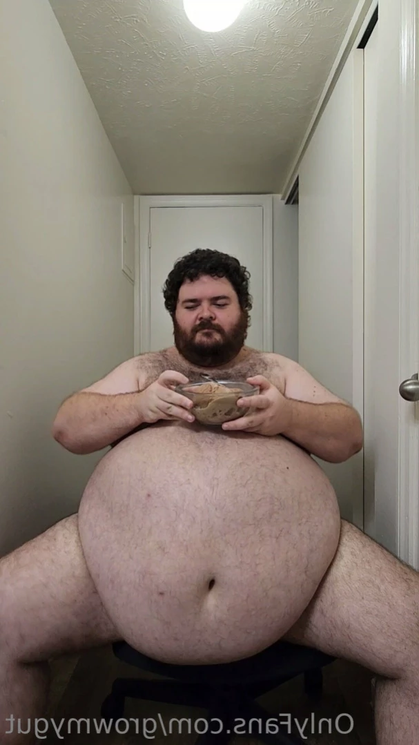 John [ growmygut ] Onlyfans leaked photo 11522588 on Hotleaks.tv