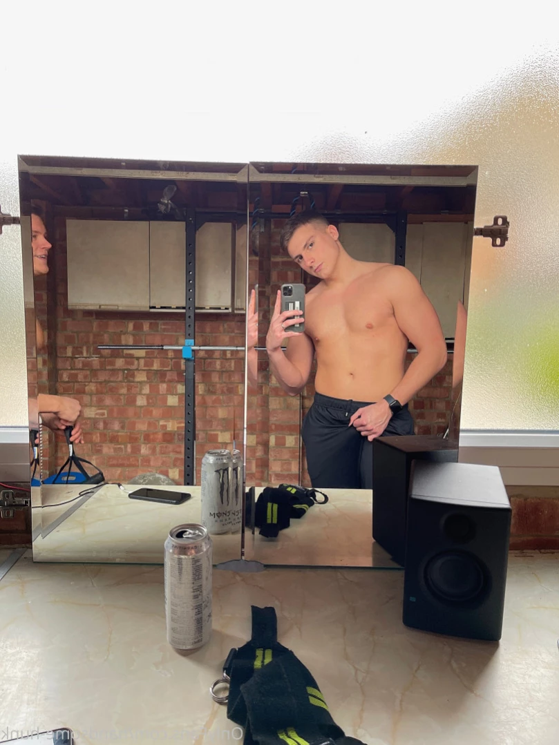 Handsome Hunk [ handsome-hunk ] Onlyfans leaked photo 11549729 on Hotleaks.tv