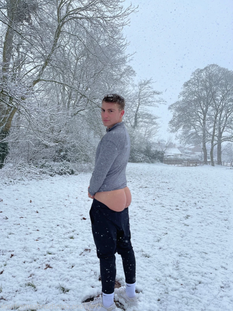 Handsome Hunk [ handsome-hunk ] Onlyfans leaked photo 11549989 on Hotleaks.tv