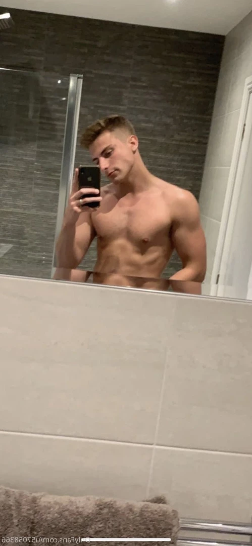Handsome Hunk [ handsome-hunk ] Onlyfans leaked photo 12726791 on Hotleaks.tv