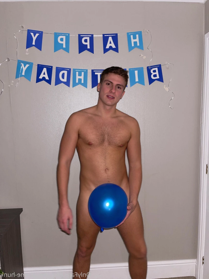 Handsome Hunk [ handsome-hunk ] Onlyfans leaked photo 14854867 on Hotleaks.tv