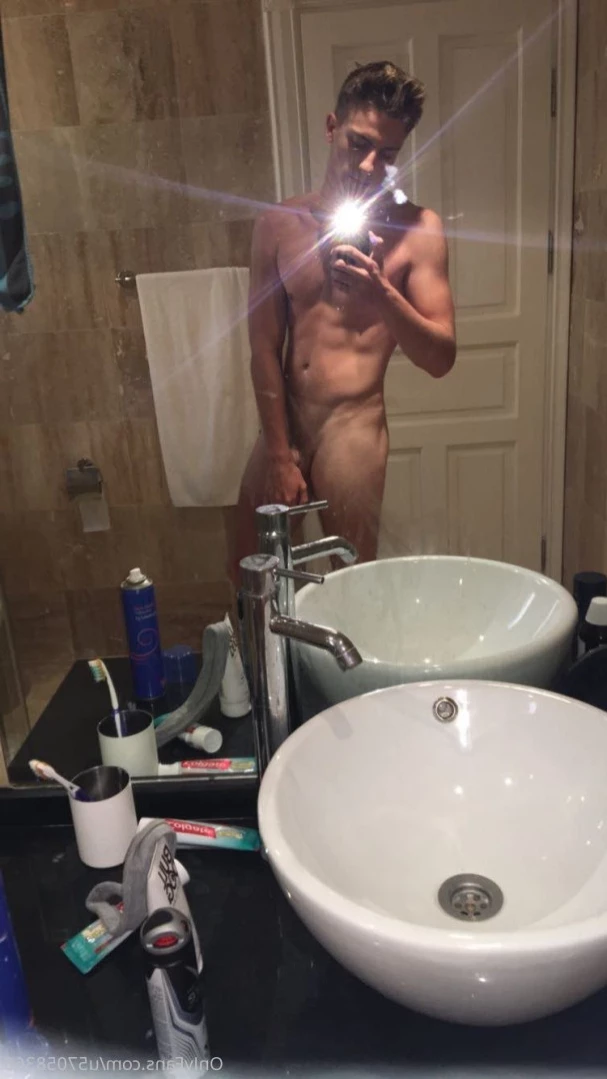 Handsome Hunk [ handsome-hunk ] Onlyfans leaked photo 15837729 on Hotleaks.tv