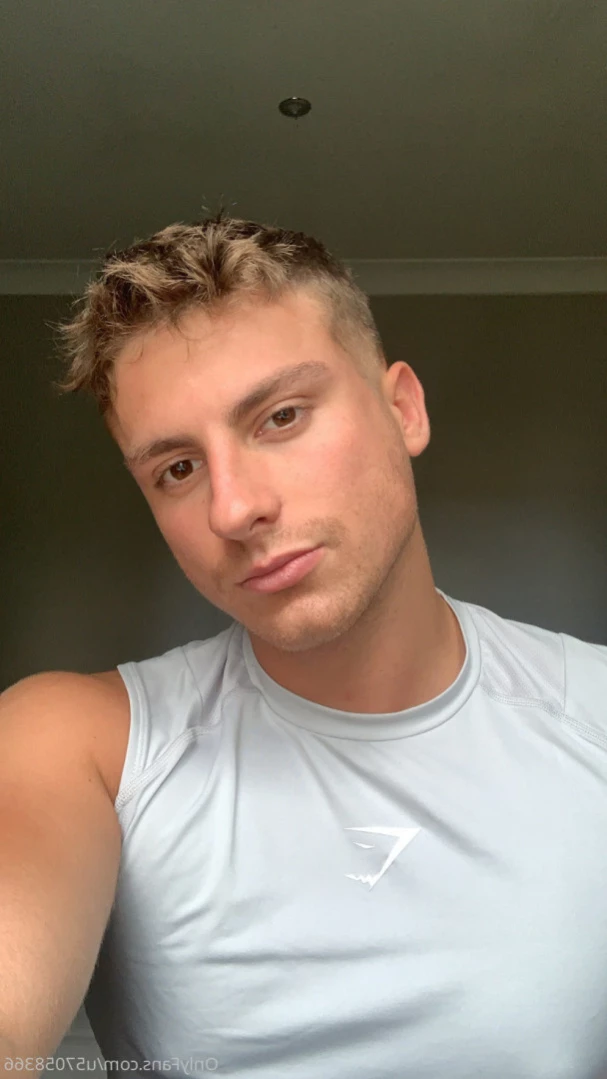 Handsome Hunk [ handsome-hunk ] Onlyfans leaked photo 15981424 on Hotleaks.tv