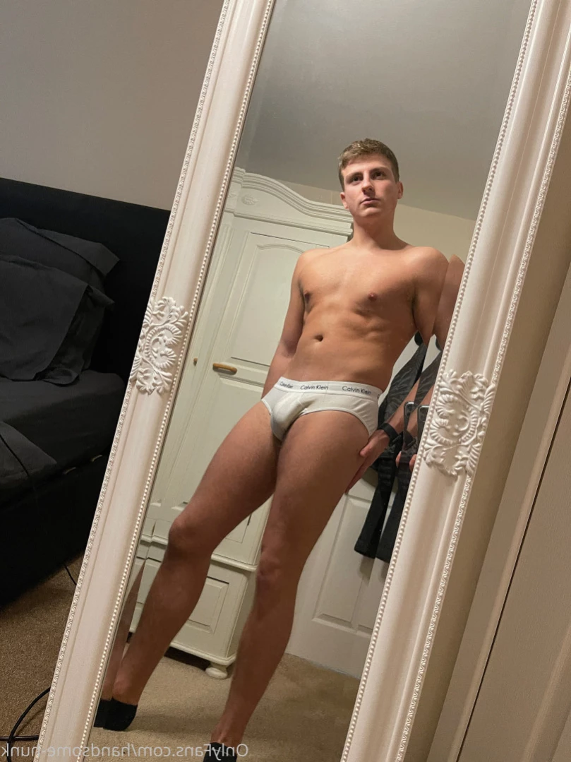 Handsome Hunk [ handsome-hunk ] Onlyfans leaked photo 16243942 on Hotleaks.tv