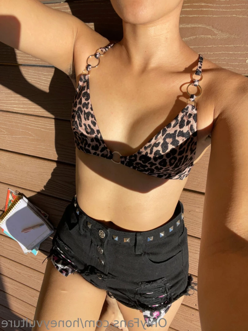 honeyvulture Onlyfans leaked photo 11374341 on Hotleaks.tv
