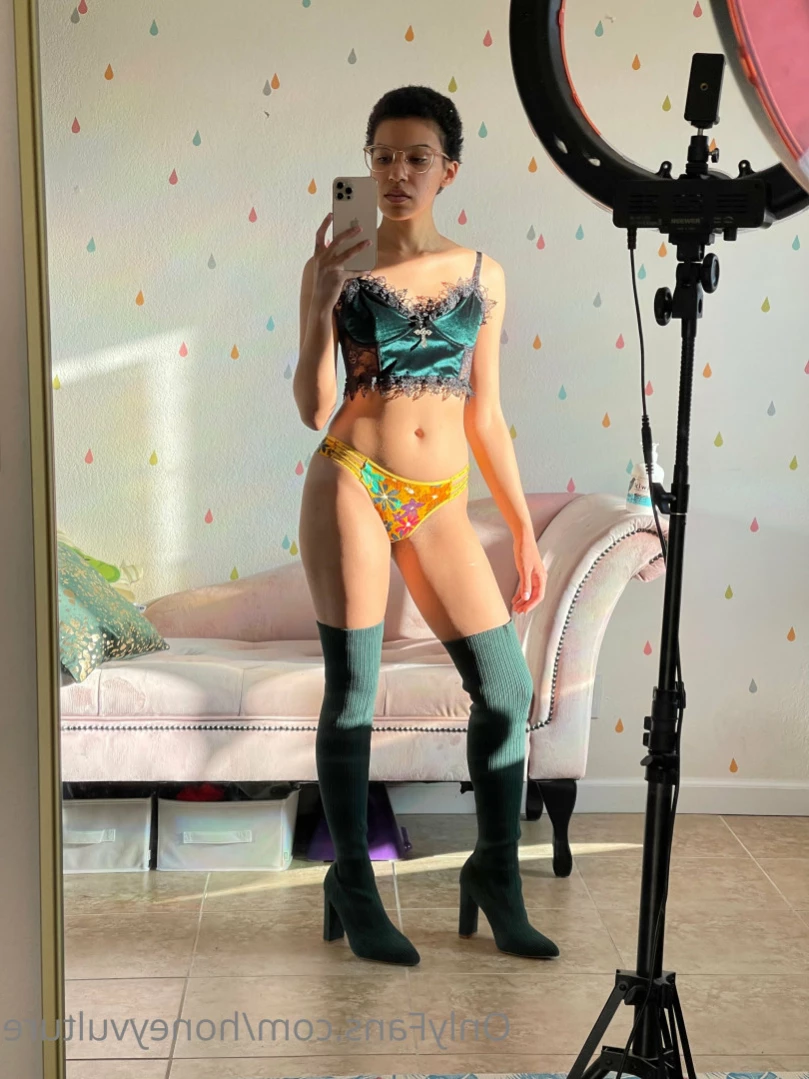 honeyvulture Onlyfans leaked photo 14701017 on Hotleaks.tv
