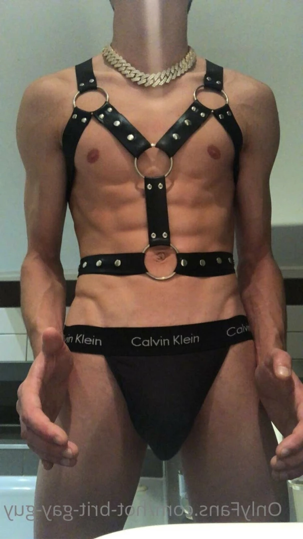 Hung-Brit-Uk [ hot-brit-gay-guy ] Onlyfans leaked photo 15302007 on Hotleaks.tv