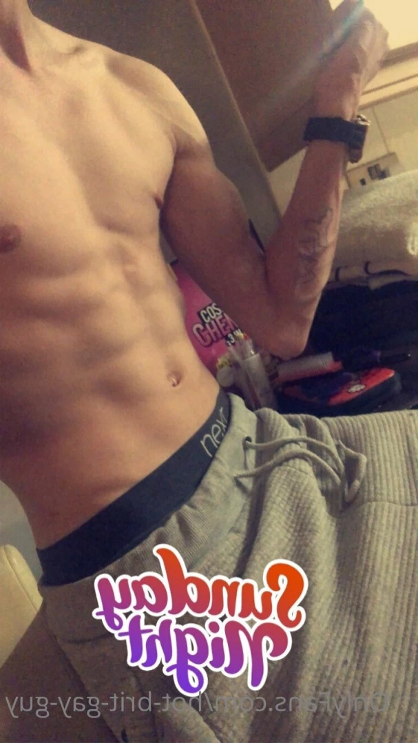 Hung-Brit-Uk [ hot-brit-gay-guy ] Onlyfans leaked photo 15942373 on Hotleaks.tv