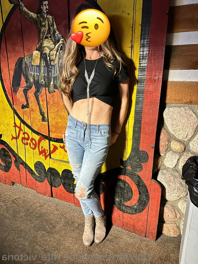 🎀HotWife Victoria🎀 [ hot_wife_victoria ] Onlyfans leaked photo 11373015 on Hotleaks.tv