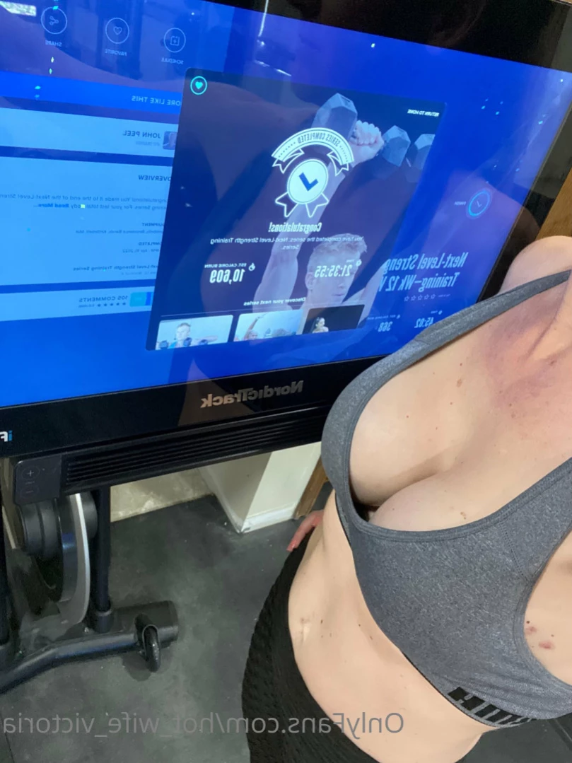 🎀HotWife Victoria🎀 [ hot_wife_victoria ] Onlyfans leaked photo 12758856 on Hotleaks.tv