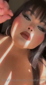 15886285
